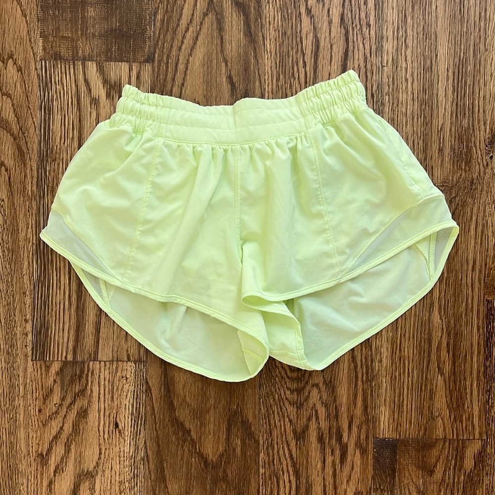 Lululemon Hotty Hot Shorts 2.5”
